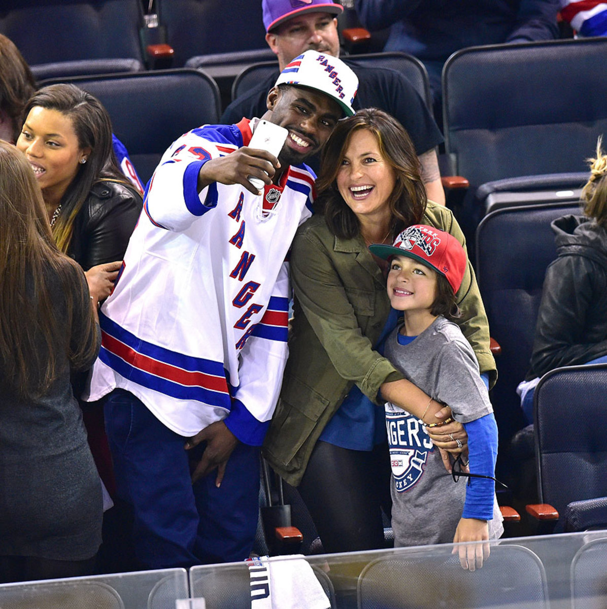 2015-0418-Tim-Hardaway-Jr-Mariska-Hargitay-August-Hermann.jpg